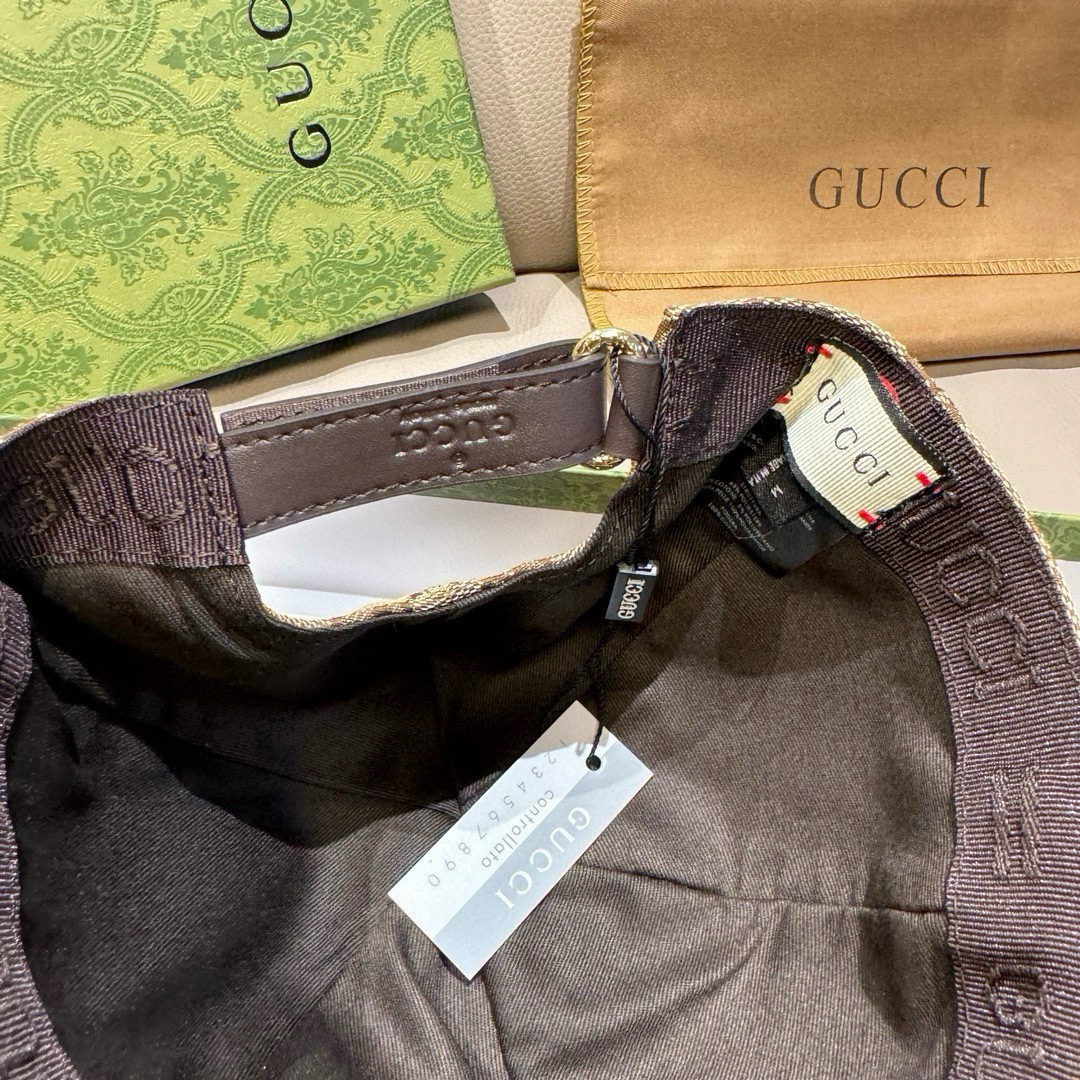 
万年经典款出货！
配盒子布袋，Gucci(古奇)经典原单棒球帽😍😍gucci小刺绣，专柜11开模订制，