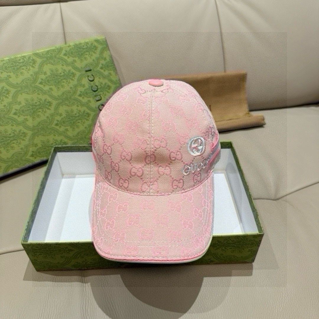 
万年经典款出货！
配盒子布袋，Gucci(古奇)经典原单棒球帽😍😍gucci小刺绣，专柜11开模订制，