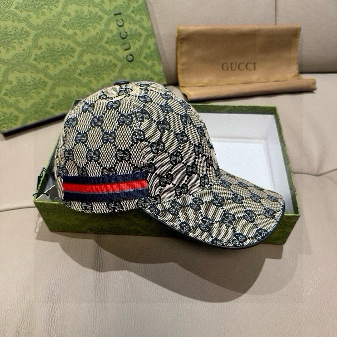 
万年经典款出货！
配盒子布袋，Gucci(古奇)经典原单棒球帽😍😍gucci小刺绣，专柜11开模订制，