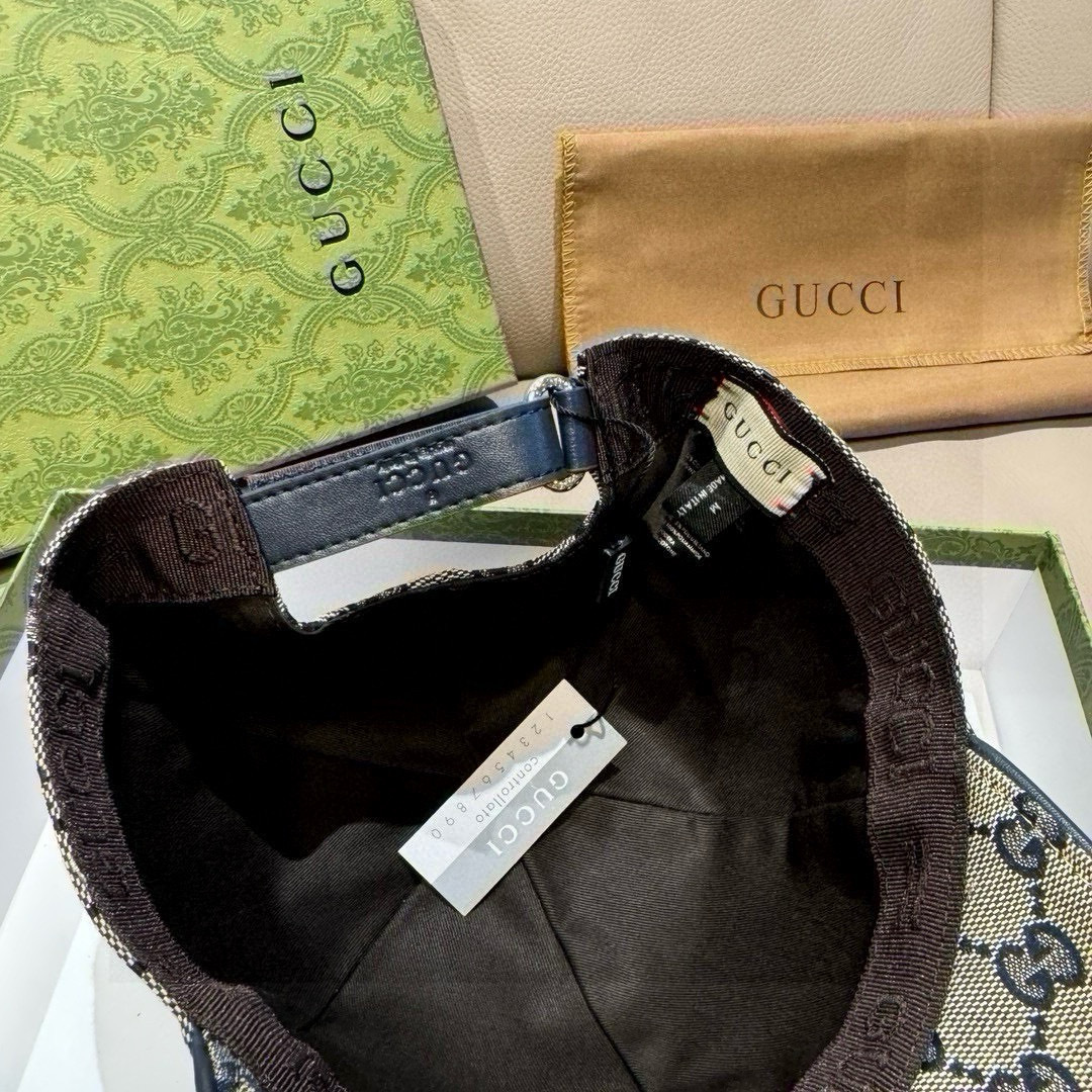 
万年经典款出货！
配盒子布袋，Gucci(古奇)经典原单棒球帽😍😍gucci小刺绣，专柜11开模订制，