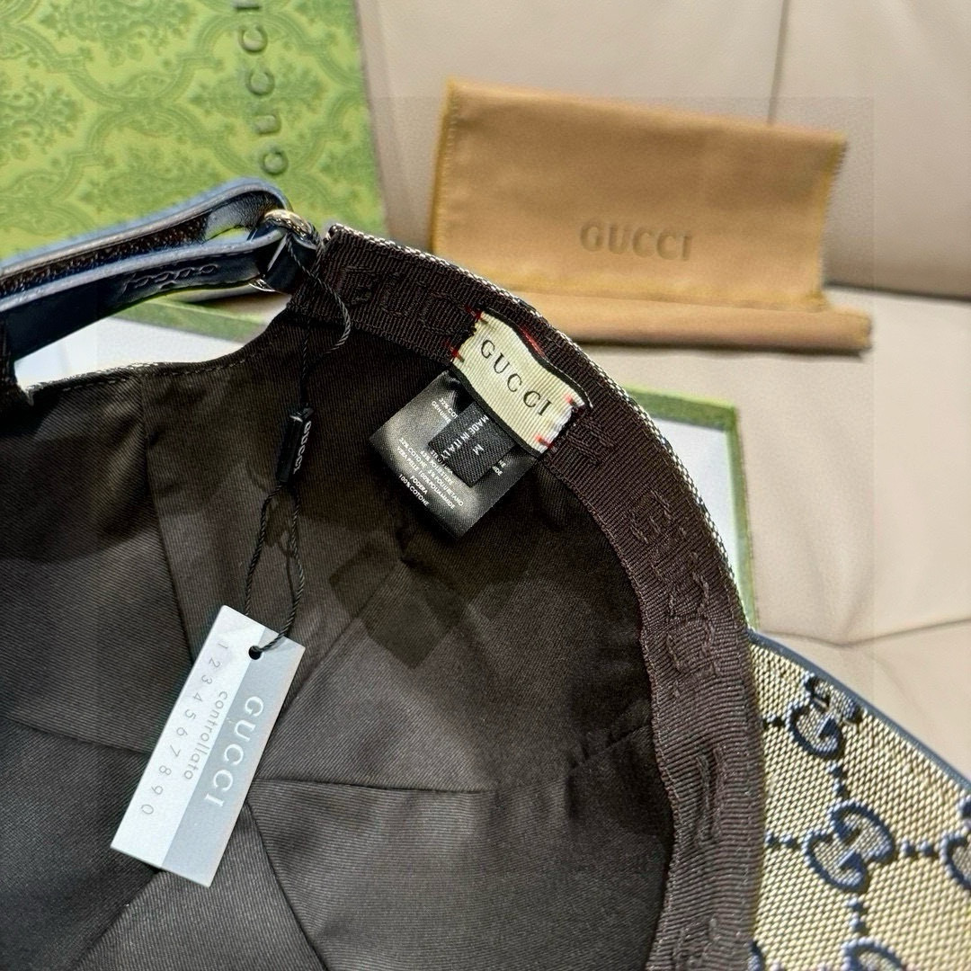 
万年经典款出货！
配盒子布袋，Gucci(古奇)经典原单棒球帽😍😍gucci小刺绣，专柜11开模订制，