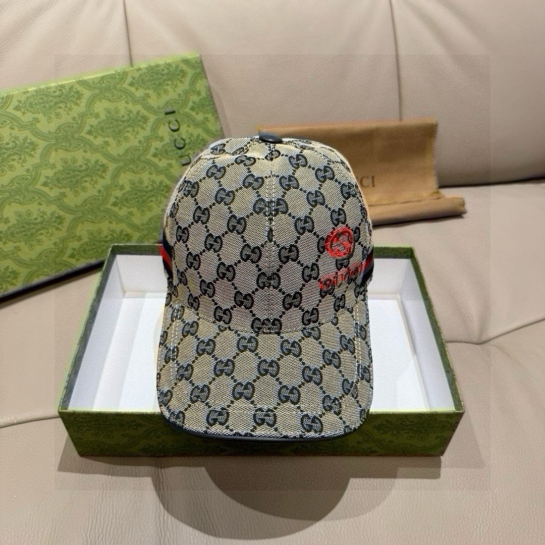 
万年经典款出货！
配盒子布袋，Gucci(古奇)经典原单棒球帽😍😍gucci小刺绣，专柜11开模订制，