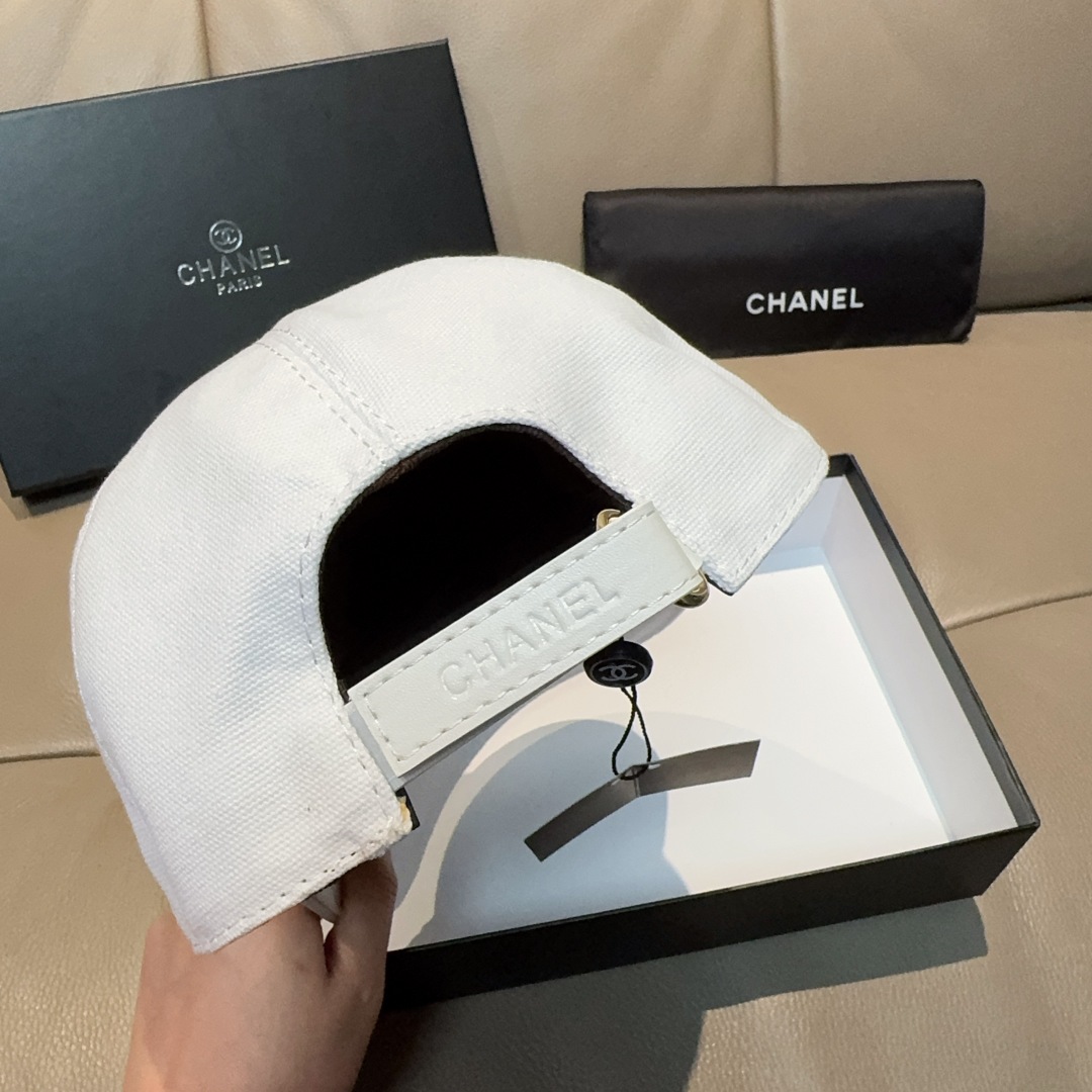 
配盒子布袋，Chanel(香奈儿)原单棒球帽，网红同款双C刺绣,专柜11开模订制，原版帆布料+头层牛皮
