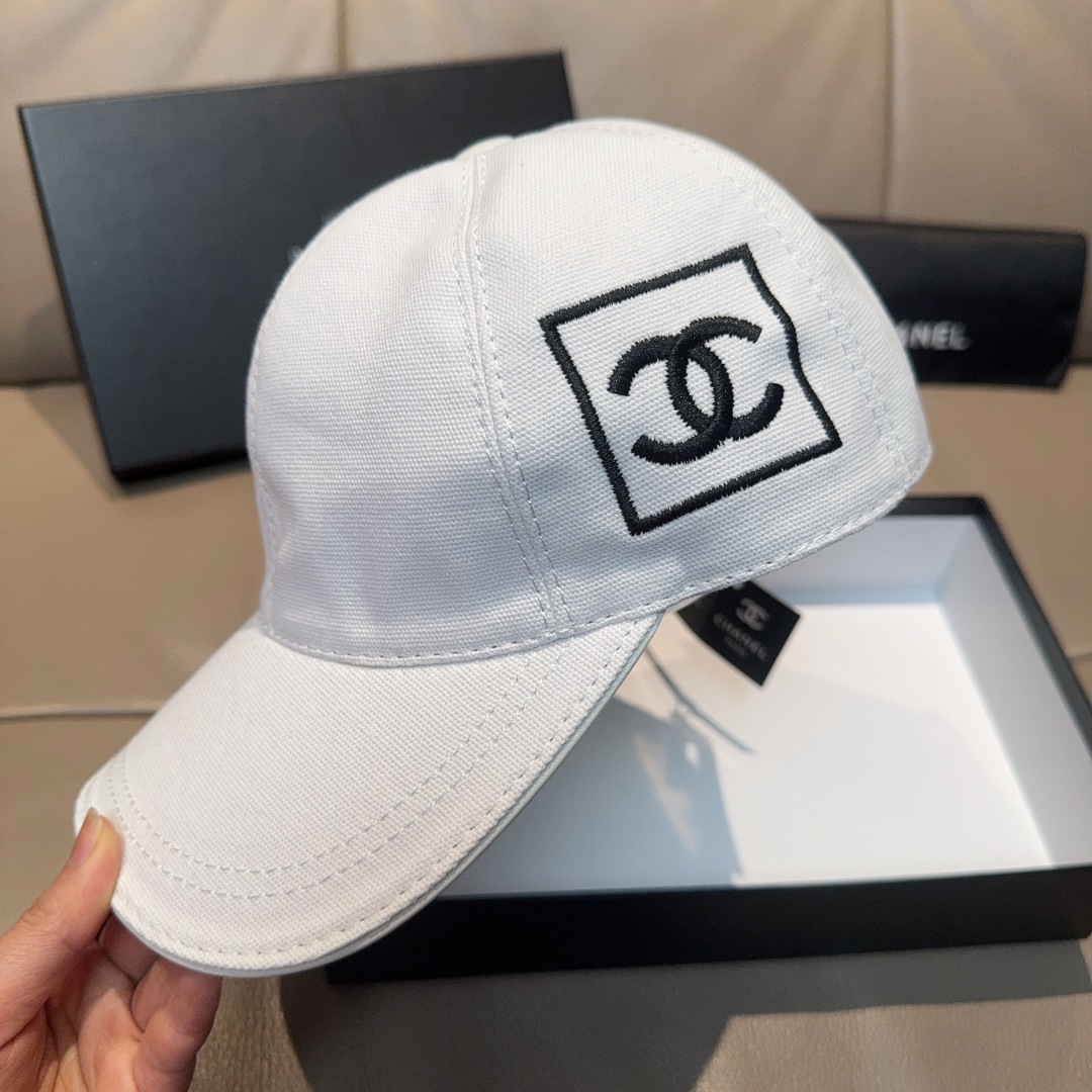 
配盒子布袋，Chanel(香奈儿)原单棒球帽，网红同款双C刺绣,专柜11开模订制，原版帆布料+头层牛皮