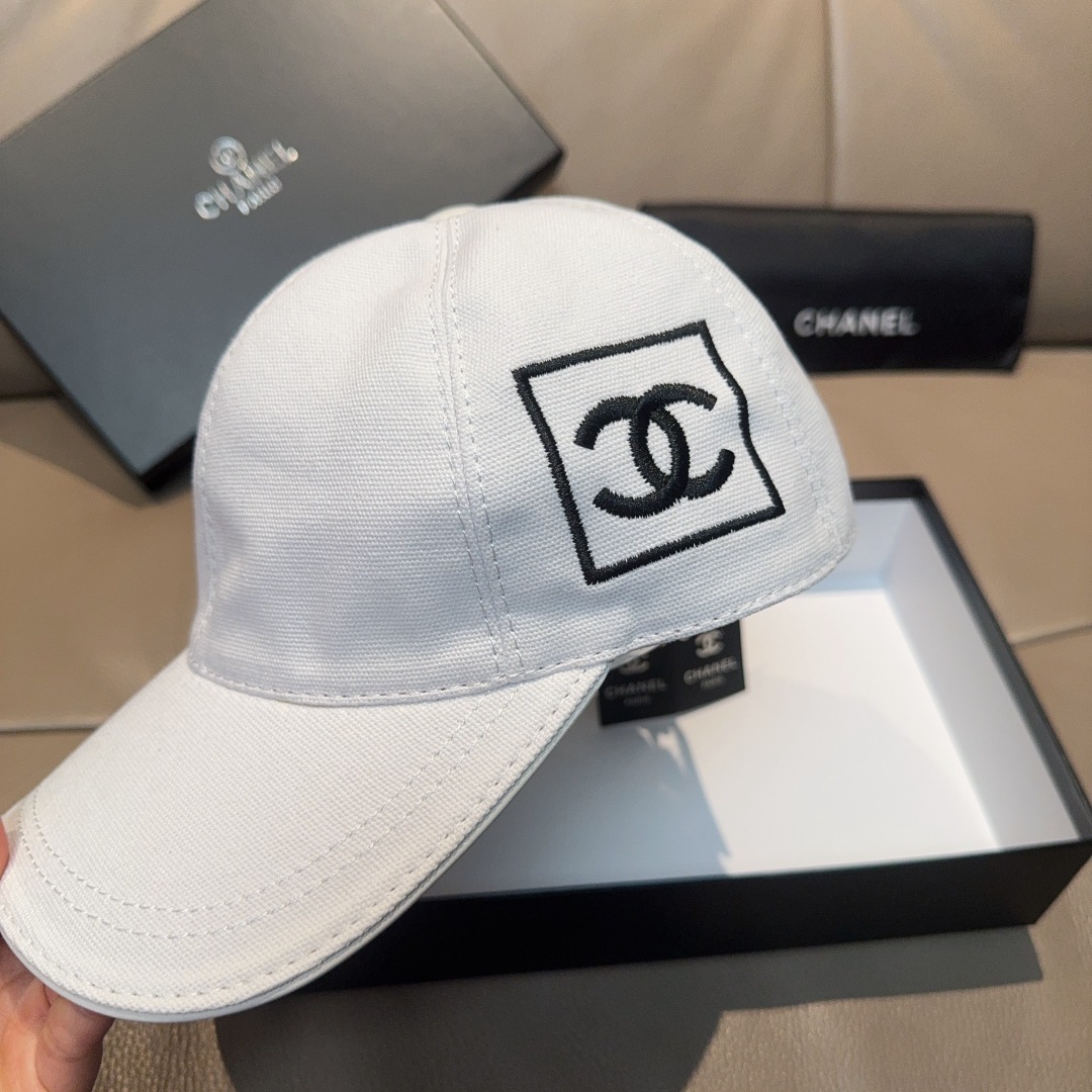 
配盒子布袋，Chanel(香奈儿)原单棒球帽，网红同款双C刺绣,专柜11开模订制，原版帆布料+头层牛皮