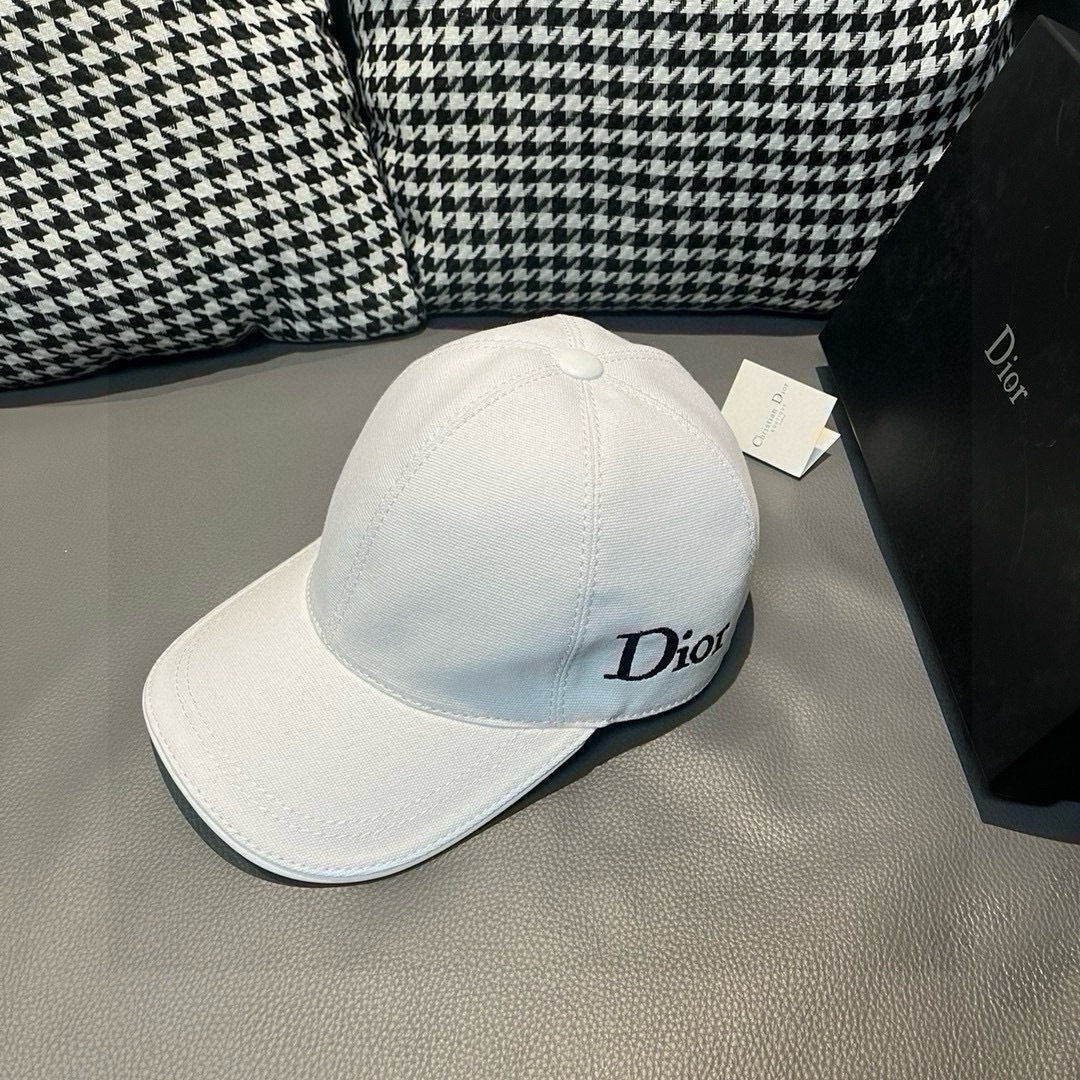 NO:228633,Package with box cloth bag, Dior original single baseball cap, same letter embroidery for internet celebrities, 1:1 mold opening customization for counter, original canvas   top layer cowhide, light and breathable!  Excellent quality, basic head circumference 56, patch adjustable. Black and white spot hat straw hat fisherman hat baseball hat, hat, dior, dior, espadrilles, cowhide, hats19860909批 配盒子布袋,Dior(迪奥)原单棒球帽,网红同款字母刺绣,专柜1:1开模订制,原版帆布料 头层牛皮,轻盈透气！质量超赞,基础头围56,贴片可调节.黑白两色现货帽子草帽渔夫帽棒球帽,帽子,dior,dior,espadrilles,cowhide,hats,hat