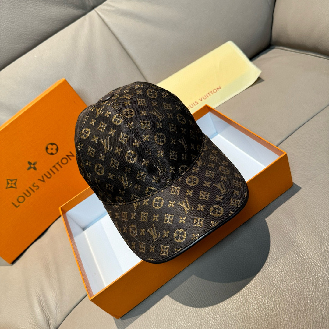 NO:229652,Package with box cloth bag, LV Louis Vuitton's new original single baseball cap, colorful jacquard, 1:1 mold customization for counter, original canvas   top layer cowhide, pure cotton lining, light and breathable!  Excellent quality, basic head circumference 56, patch adjustable. Hat Straw Hat Fisherman's Hat Baseball Hat, Hats, louis vuitton, louis vuitton, espadrilles, cowhide, hats19860909批 配盒子布袋,LV路易威登新款原单棒球帽, 七彩提花,专柜1:1开模订制,原版帆布料 头层牛皮,纯棉内里,轻盈透气！质量超赞,基础头围56,贴片可调节.帽子草帽渔夫帽棒球帽,帽子,louis vuitton,louis vuitton,espadrilles,cowhide,hats,hat