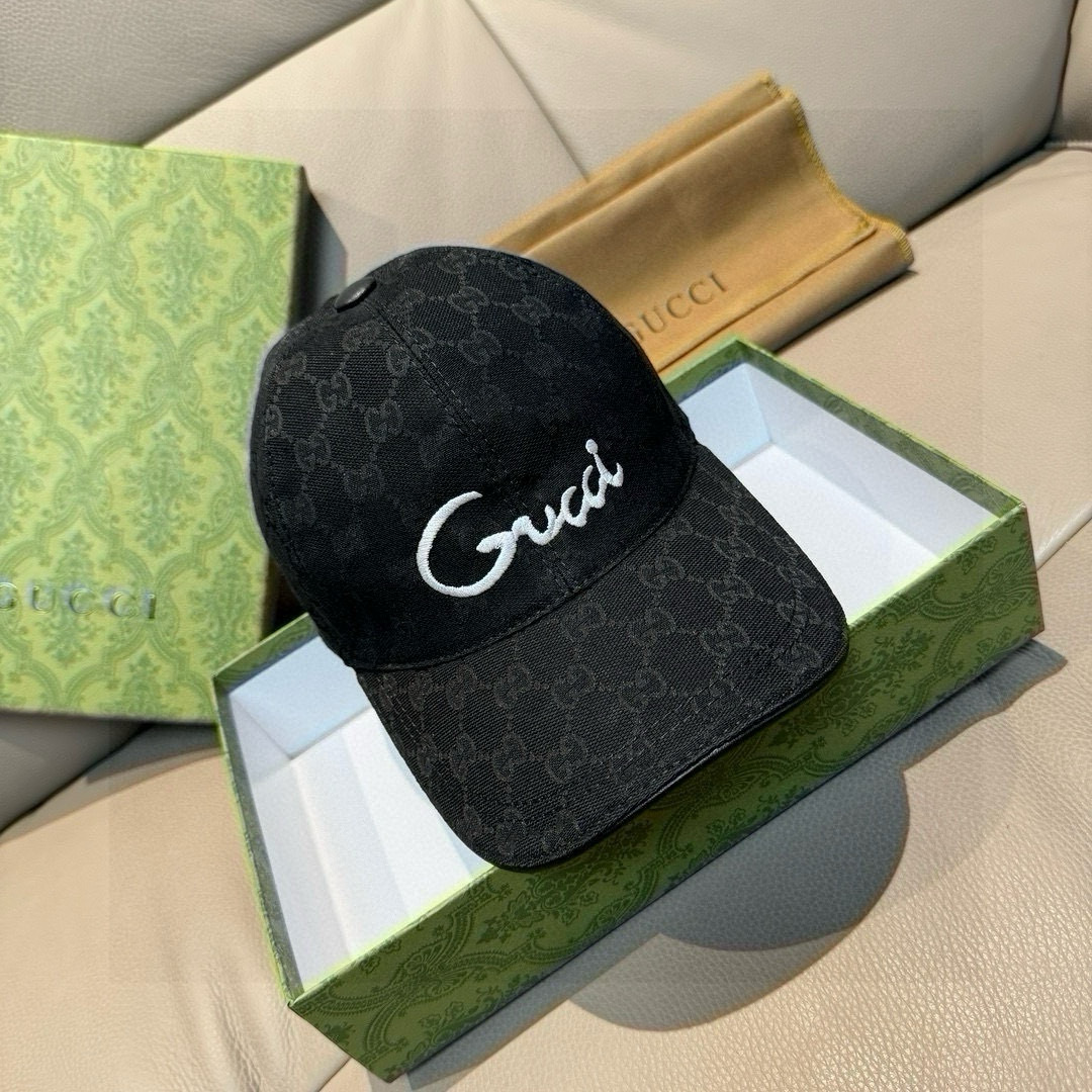 
配盒子布袋，Gucci(古奇)新款原单棒球帽， 艺术字刺绣，11开模订制，重工刺绣，细节可媲美专柜，原