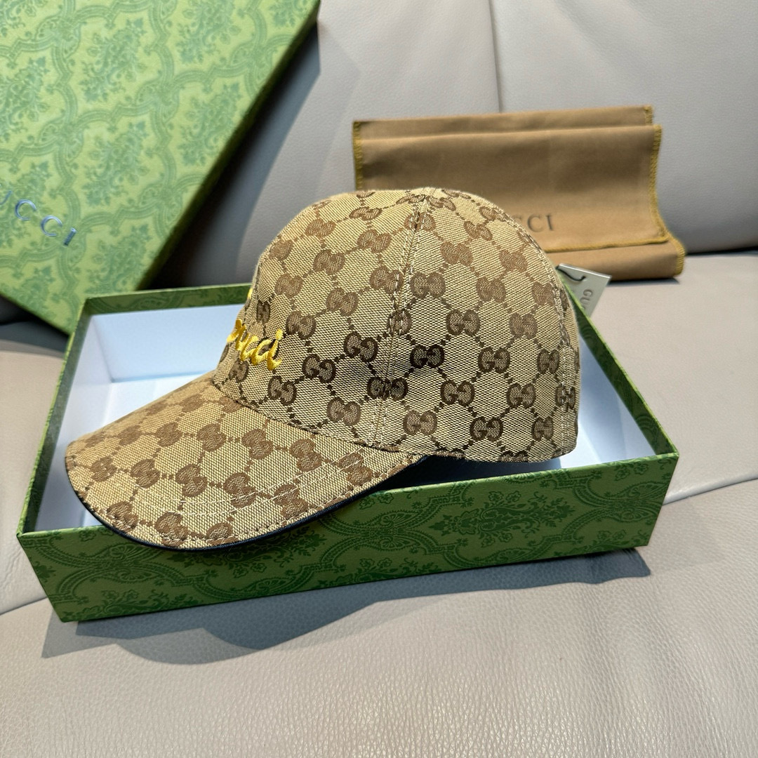 
配盒子布袋，Gucci(古奇)新款原单棒球帽， 艺术字刺绣，11开模订制，重工刺绣，细节可媲美专柜，原