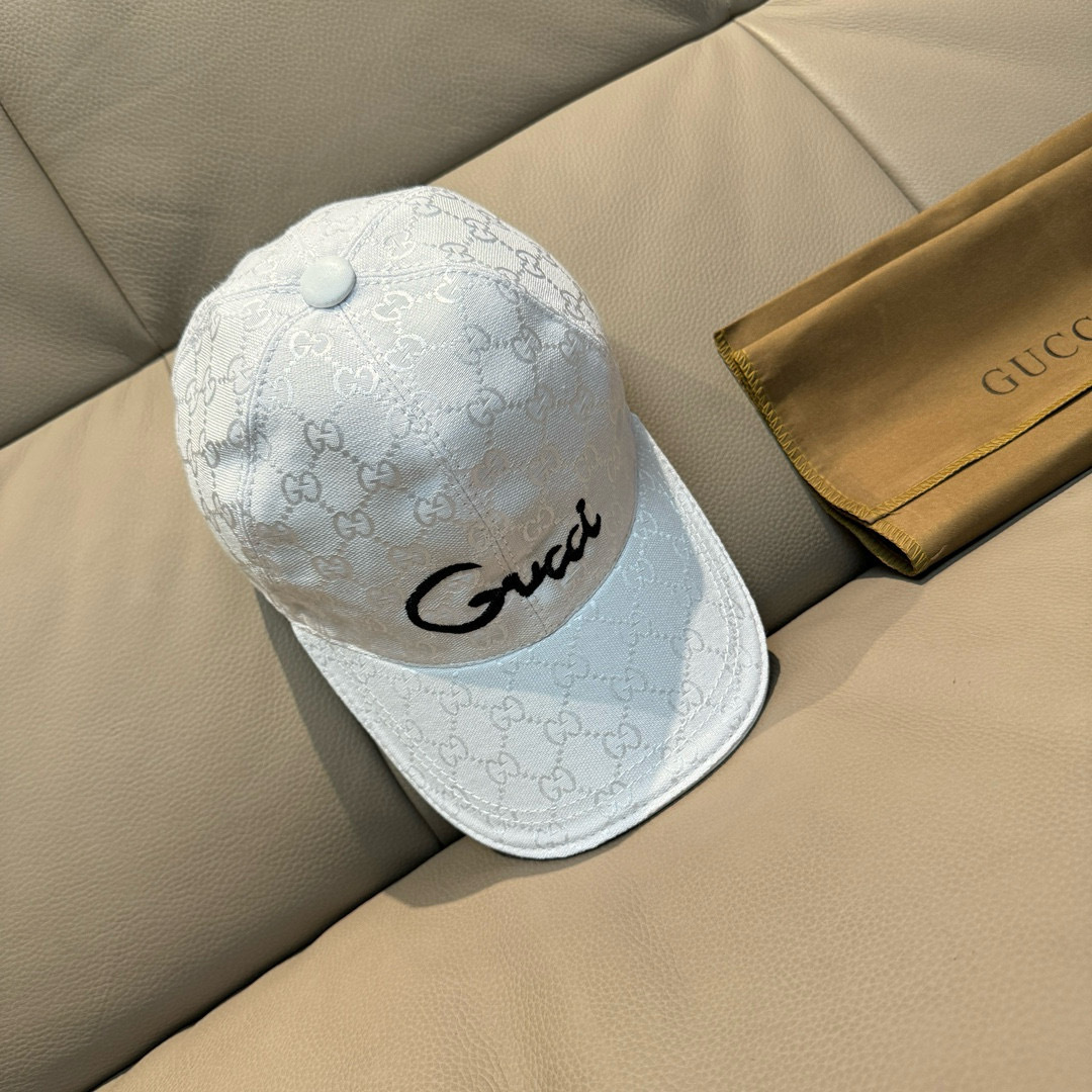 
配盒子布袋，Gucci(古奇)新款原单棒球帽， 艺术字刺绣，11开模订制，重工刺绣，细节可媲美专柜，原