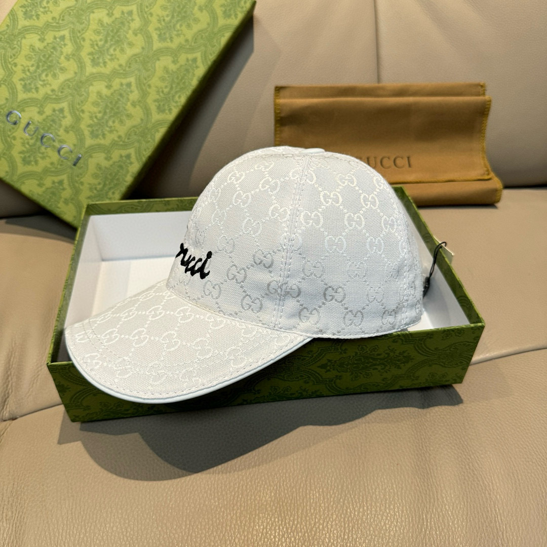 
配盒子布袋，Gucci(古奇)新款原单棒球帽， 艺术字刺绣，11开模订制，重工刺绣，细节可媲美专柜，原