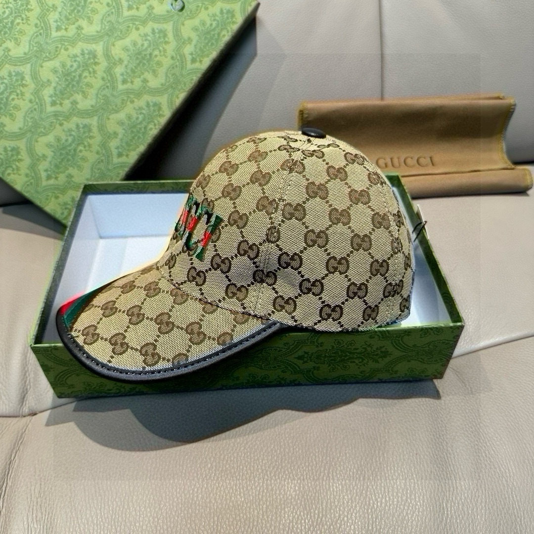 
配盒子布袋，Gucci(古奇)新款原单棒球帽，11开模订制，重工刺绣，细节可媲美专柜，原版帆布料+头层
