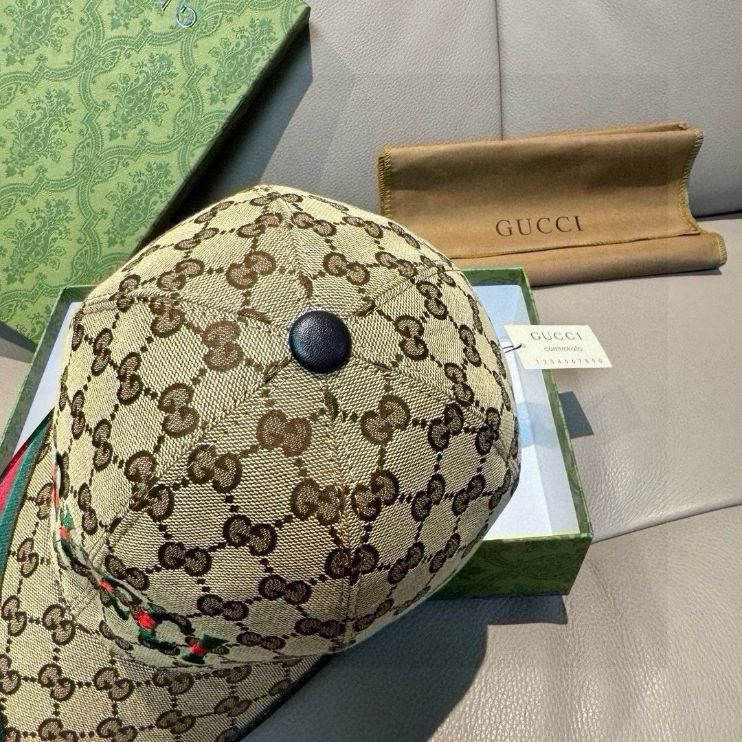 
配盒子布袋，Gucci(古奇)新款原单棒球帽，11开模订制，重工刺绣，细节可媲美专柜，原版帆布料+头层