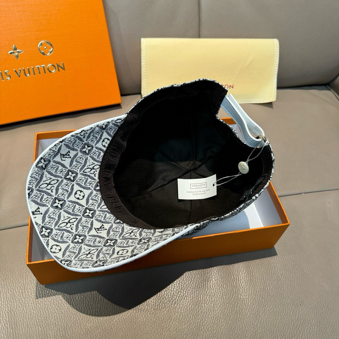
新款出货！
配盒子布袋，lv(路易威登)新款原单棒球帽， lv提花，专柜11开模订制，原版帆布料+头层