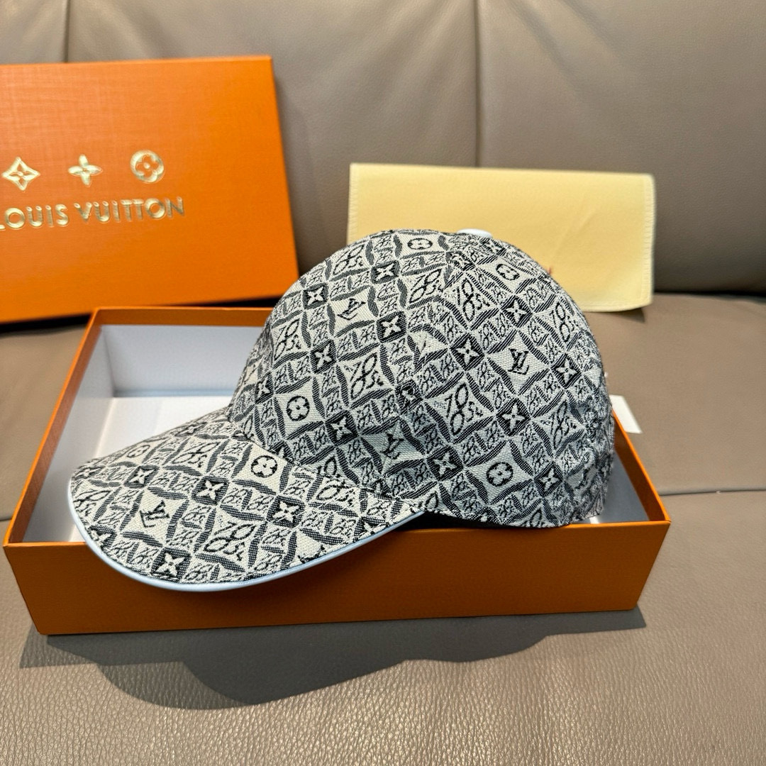 
新款出货！
配盒子布袋，lv(路易威登)新款原单棒球帽， lv提花，专柜11开模订制，原版帆布料+头层