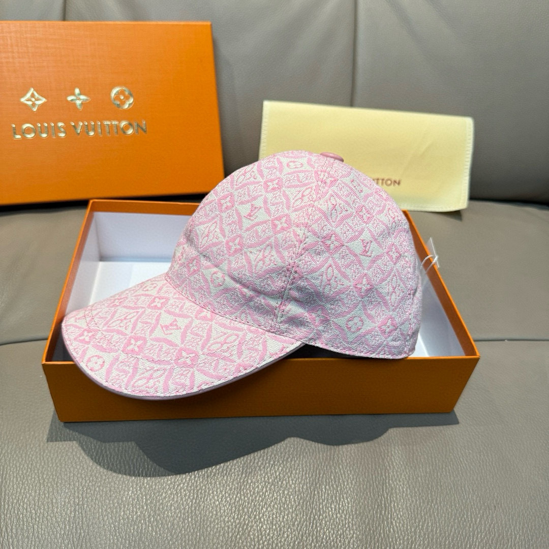 
新款出货！
配盒子布袋，lv(路易威登)新款原单棒球帽， lv提花，专柜11开模订制，原版帆布料+头层