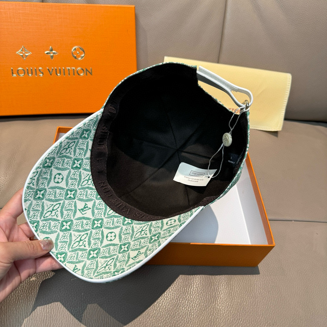 
新款出货！
配盒子布袋，lv(路易威登)新款原单棒球帽， lv提花，专柜11开模订制，原版帆布料+头层