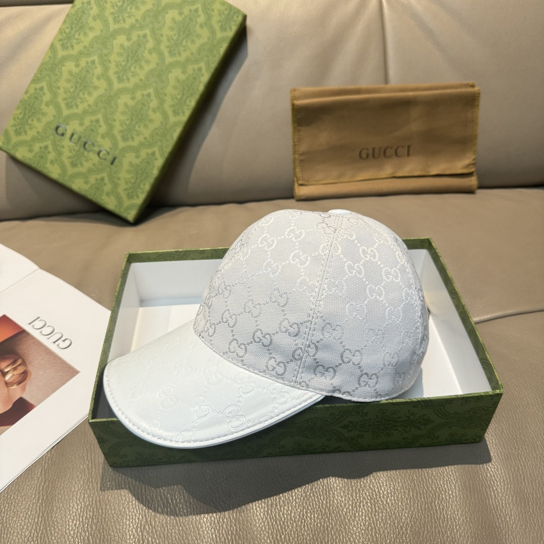 
配盒子布袋，Gucci(古奇)经典原单棒球帽，小双G牛皮拼接，11开模订制，质量超赞！帽檐头层牛皮压花