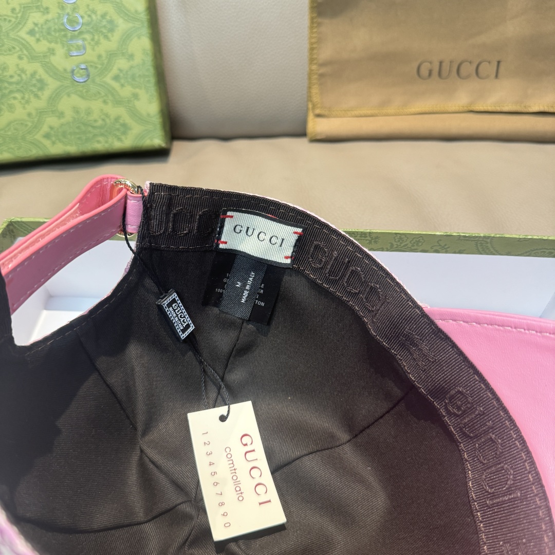 
配盒子布袋，Gucci(古奇)经典原单棒球帽，小双G牛皮拼接，11开模订制，质量超赞！帽檐头层牛皮压花