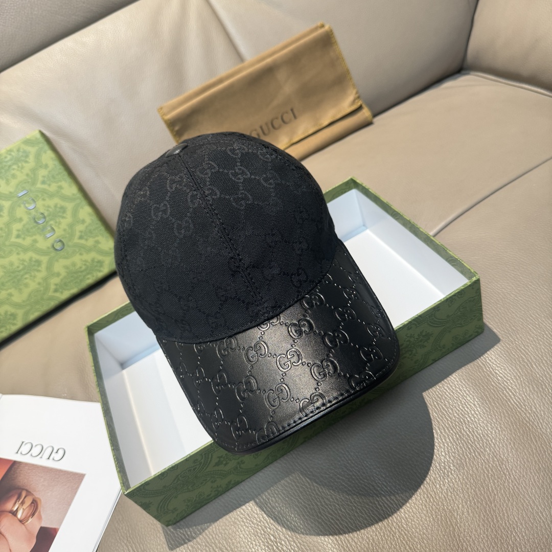 
配盒子布袋，Gucci(古奇)经典原单棒球帽，小双G牛皮拼接，11开模订制，质量超赞！帽檐头层牛皮压花