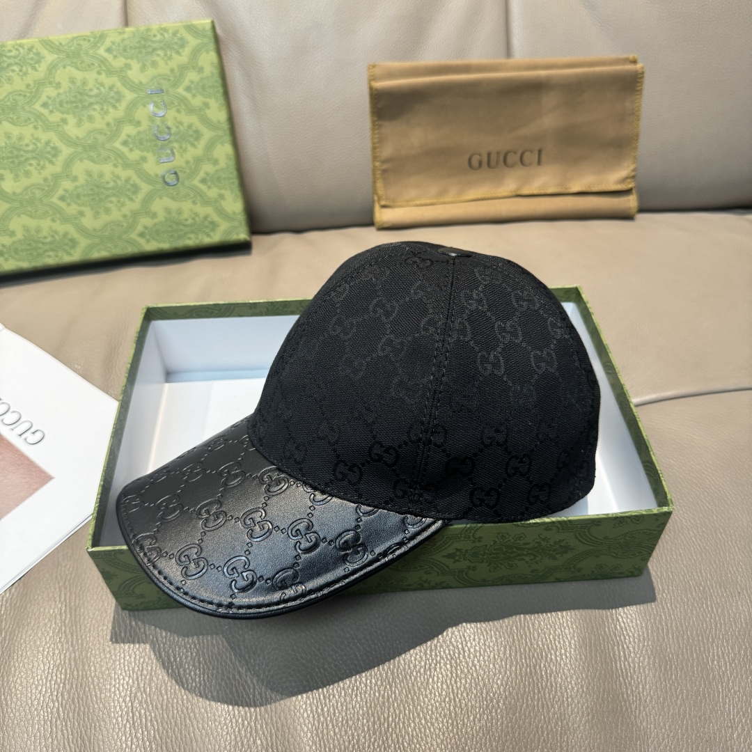 
配盒子布袋，Gucci(古奇)经典原单棒球帽，小双G牛皮拼接，11开模订制，质量超赞！帽檐头层牛皮压花
