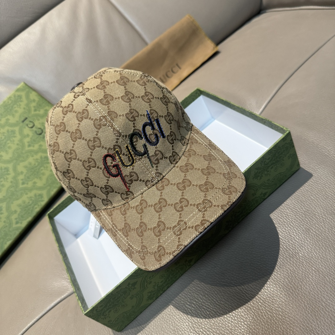 NO:343810,Package with box cloth bag, Gucci new original single baseball cap, artistic embroidery, 1:1 mold customization, heavy industry embroidery, details comparable to the counter, original canvas + top layer cowhide, pure cotton lining, excellent quality!  The first choice for handsome men and beautiful women, fashionable and versatile. Basic head circumference 56, patch adjustable hat, straw hat, fisherman hat, baseball hat, hat, gucci, espadrilles, cowhide, hats批 配盒子布袋,Gucci(古奇)新款原单棒球帽, 艺术字刺绣,1:1开模订制,重工刺绣,细节可媲美专柜,原版帆布料+头层牛皮,纯棉内里,质量超赞！帅男靓女首选,时尚百搭.基础头围56,贴片可调节帽子草帽渔夫帽棒球帽,帽子,gucci,espadrilles,cowhide,hats,hat