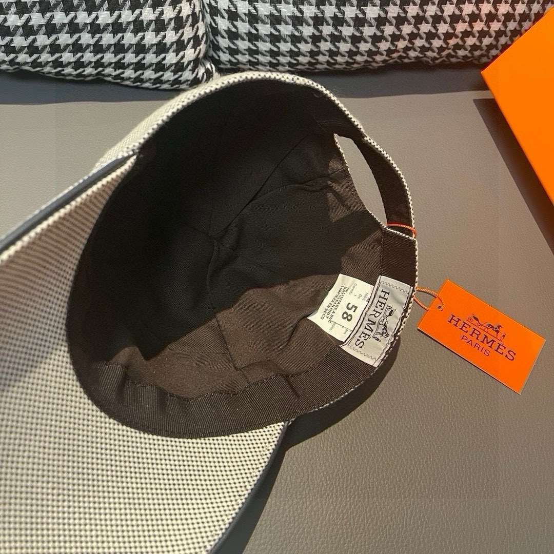Hermes Classic Baseball Cap with H Logo, Breathable Canvas & Leather 8 cmp i1748257985723 9121 0 6