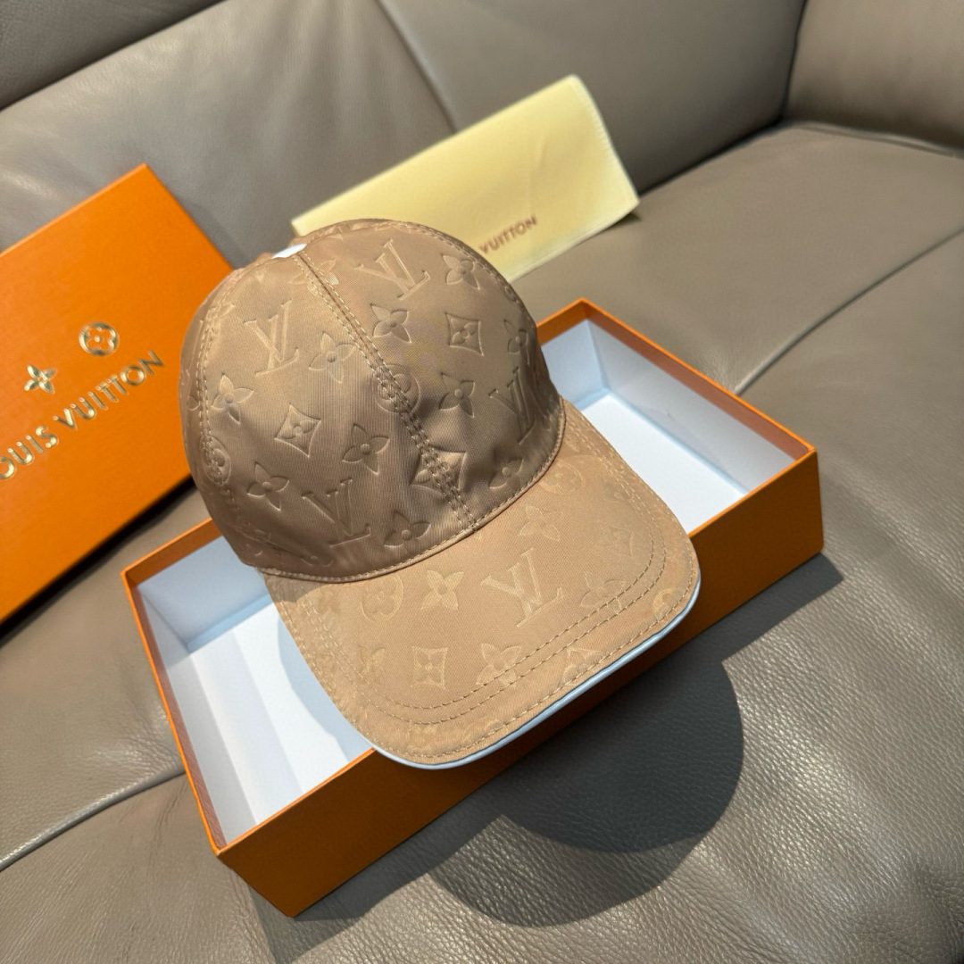 Louis Vuitton Classic Baseball Cap - Dark Pattern Print, Adjustable Fit 2 cmp i1748258467120 536 0 0