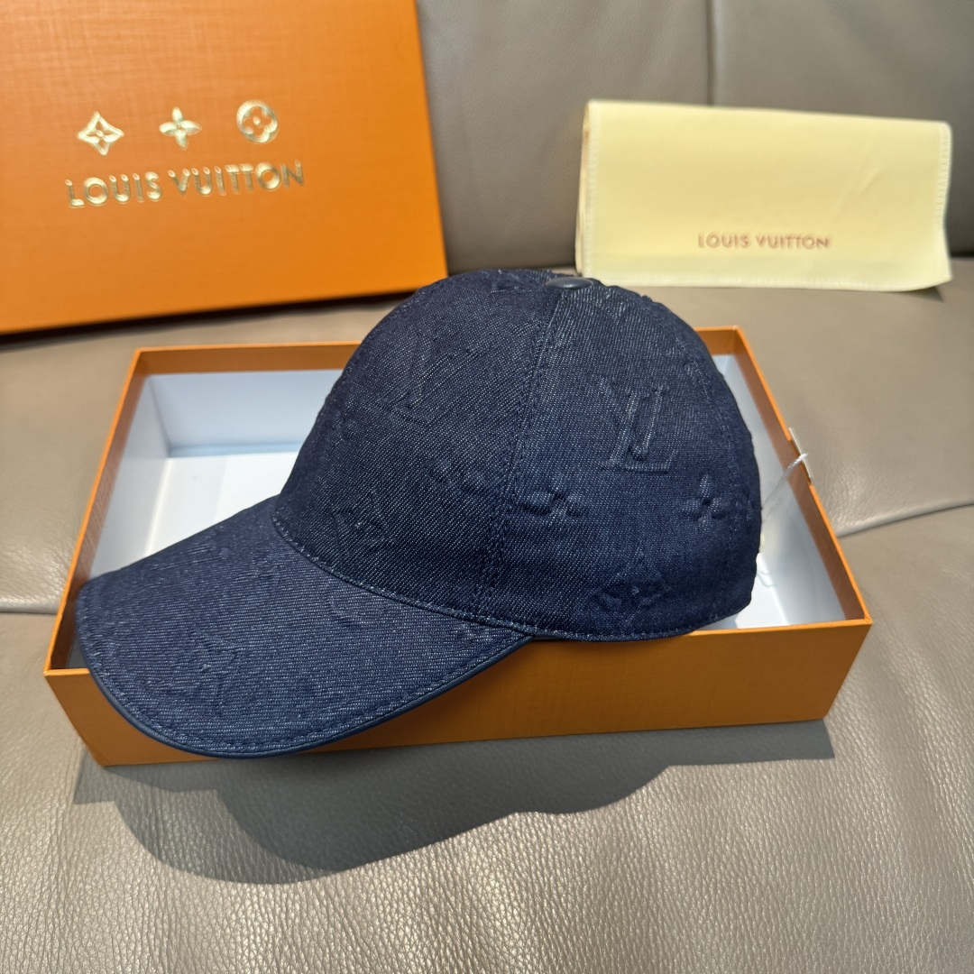NO:352963,Package with box bag, LV (Louis Vuitton) new original single baseball cap, large logo embossed, 1:1 mold customization, original denim fabric, delicate and perfect workmanship, excellent quality, basic head circumference 56, patch adjustable. Hat straw hat fisherman hat baseball cap, hat, louis vuitton, louis vuitton, espadrilles, hats批 配盒子布袋,LV(路易威登)新款原单棒球帽,大logo压花,1:1开模订制,原版牛仔布料,做工细致完美,质量超赞,基础头围56,贴片可调节.帽子草帽渔夫帽棒球帽,帽子,louis vuitton,louis vuitton,espadrilles,hats,hat