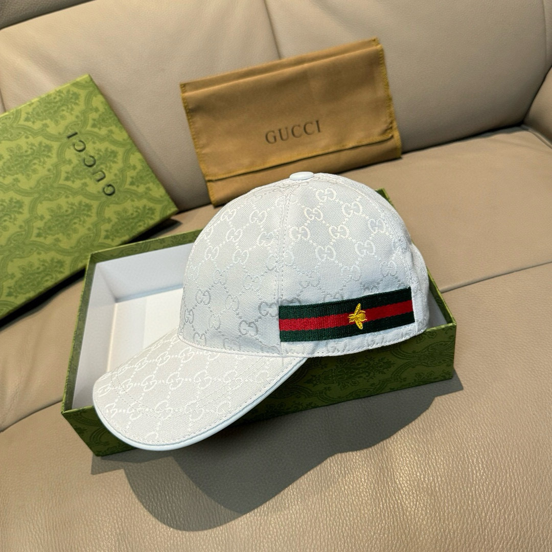 NO:355215,Buy, ten thousand years of classic models shipped!  With box cloth bag, Gucci classic original single baseball cap little bee, 1:1 mold opening customization for the counter, the highest version, original canvas + top layer cowhide, pure cotton inner lining, light and breathable!  Real-life photography, all-matched for men and women in all seasons, basic head circumference 56, patch adjustable. Hats, straw hats, fisherman hats, baseball hats, hats, gucci, espadrilles, cowhide, hats批 万年经典款出货！ 配盒子布袋,Gucci(古奇)经典原单棒球帽小蜜蜂,专柜1:1开模订制,最高版本,原版帆布料+头层牛皮,纯棉内里,轻盈透气！实物拍摄,四季百搭男女适用,基础头围56,贴片可调节.帽子草帽渔夫帽棒球帽,帽子,gucci,espadrilles,cowhide,hats,hat