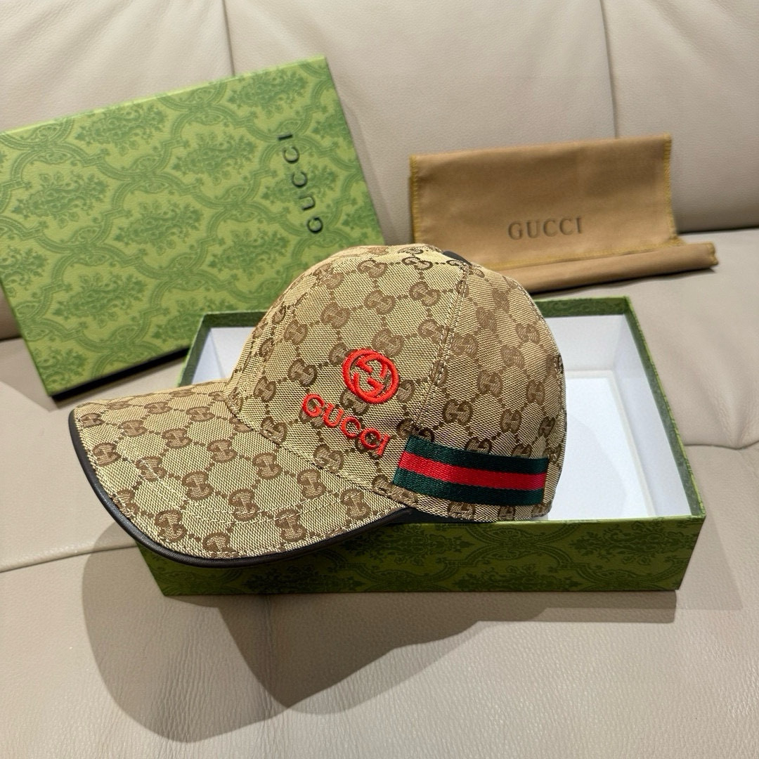 
万年经典款出货！
配盒子布袋，Gucci(古奇)经典原单棒球帽😍😍gucci小刺绣，专柜11开模订制，