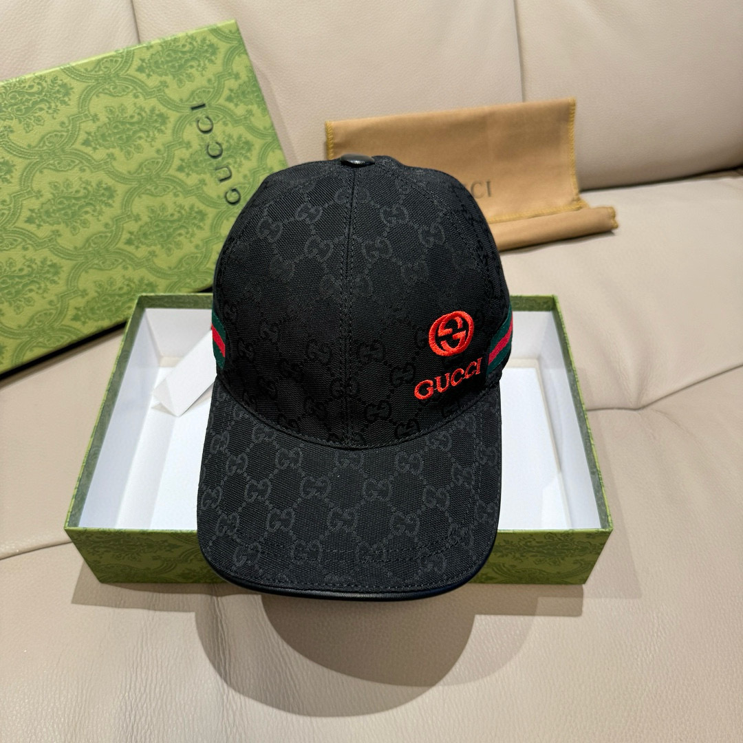 
万年经典款出货！
配盒子布袋，Gucci(古奇)经典原单棒球帽😍😍gucci小刺绣，专柜11开模订制，