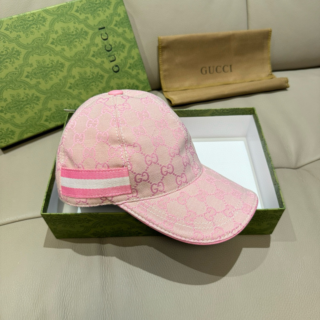 
万年经典款出货！
配盒子布袋，Gucci(古奇)经典原单棒球帽😍😍gucci小刺绣，专柜11开模订制，