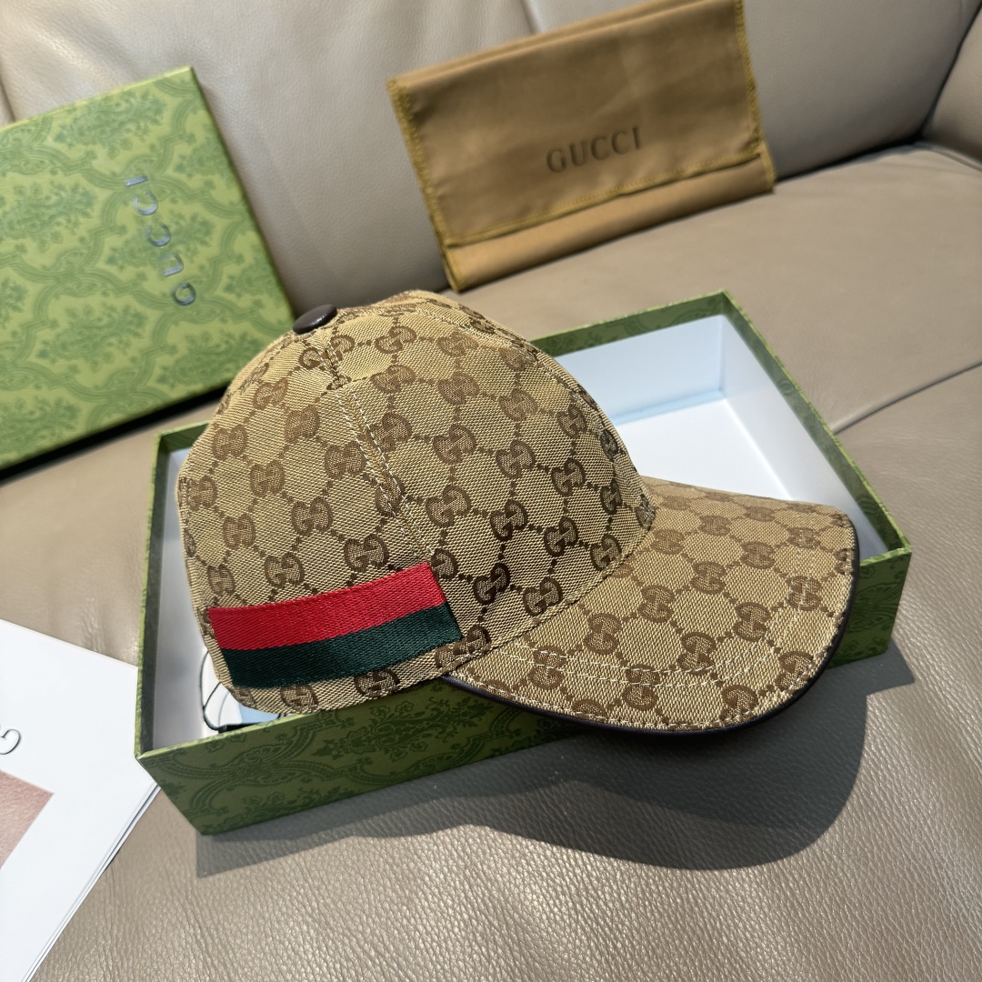 
配盒子布袋，Gucci(古奇)新款原单棒球帽， 红绿织带，11开模订制，原版帆布料+头层牛皮，代购热门