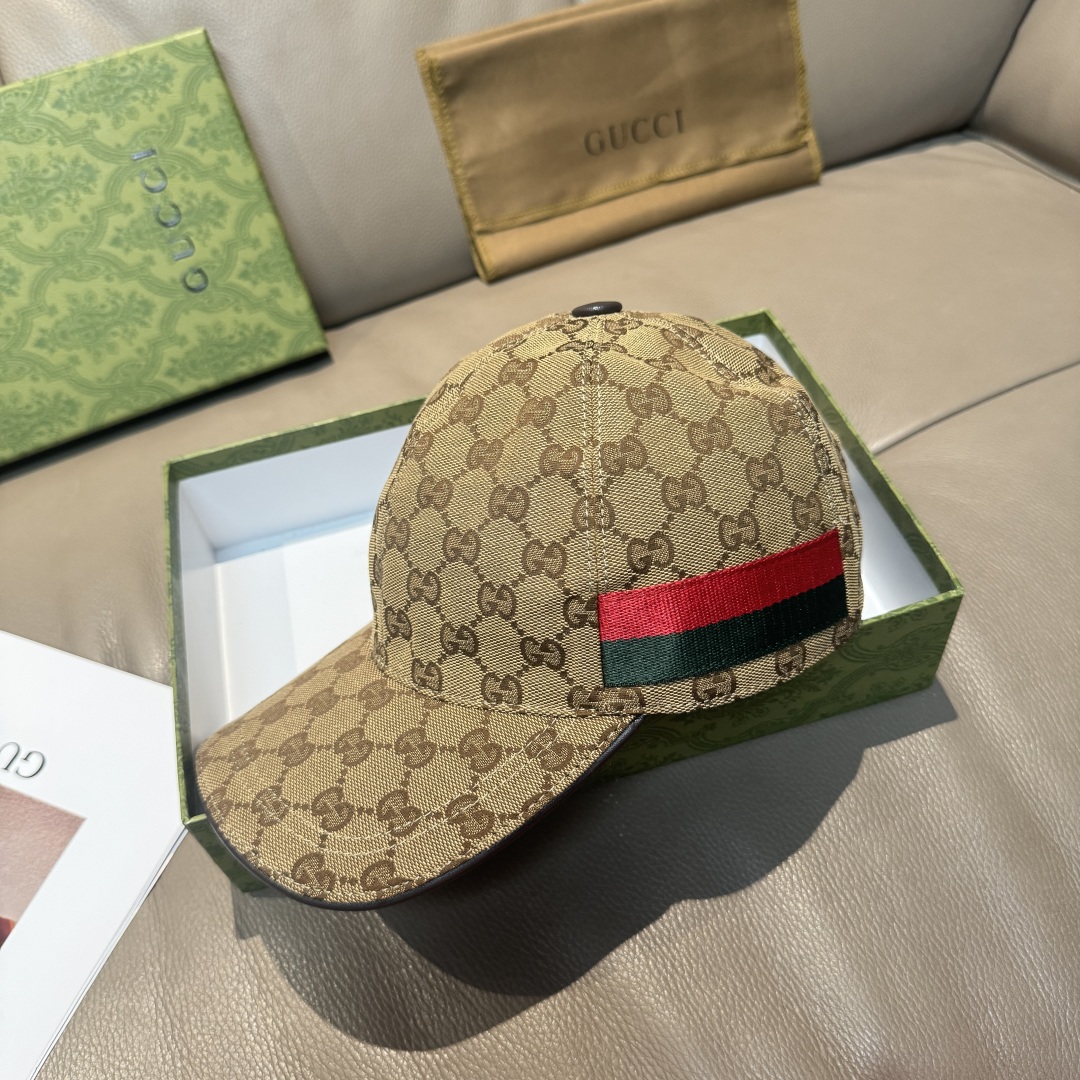 
配盒子布袋，Gucci(古奇)新款原单棒球帽， 红绿织带，11开模订制，原版帆布料+头层牛皮，代购热门