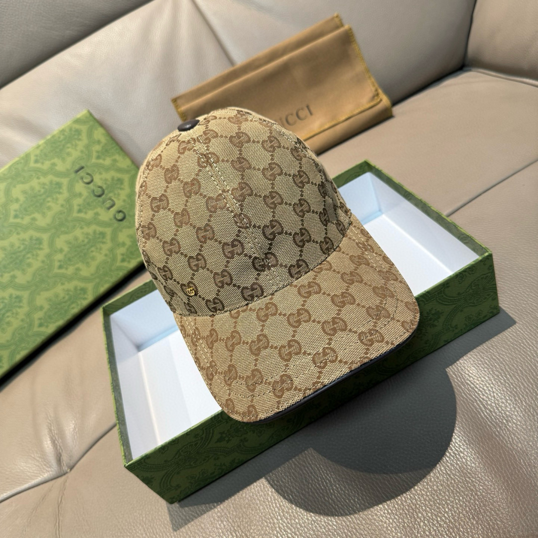 NO:357550,Packaging cloth bag, Gucci new original single baseball cap, small metal double G, latest counter model, 1:1 mold opening customization, genuine mold opening hardware, original canvas + first layer cowhide, original quality!  Excellent quality, base head circumference 56, patch adjustable. Hat Straw Hat Fisherman's Hat Baseball Hat, Hats, Gucci, espadrilles, cowhide, hats批 配包装布袋,Gucci(古奇)新款原单棒球帽, 金属小双G,专柜最新款,1:1开模订制,正版开模五金,原版帆布料+头层牛皮,原厂品质！质量超赞,基础头围56,贴片可调节.帽子草帽渔夫帽棒球帽,帽子,gucci,espadrilles,cowhide,hats,hat