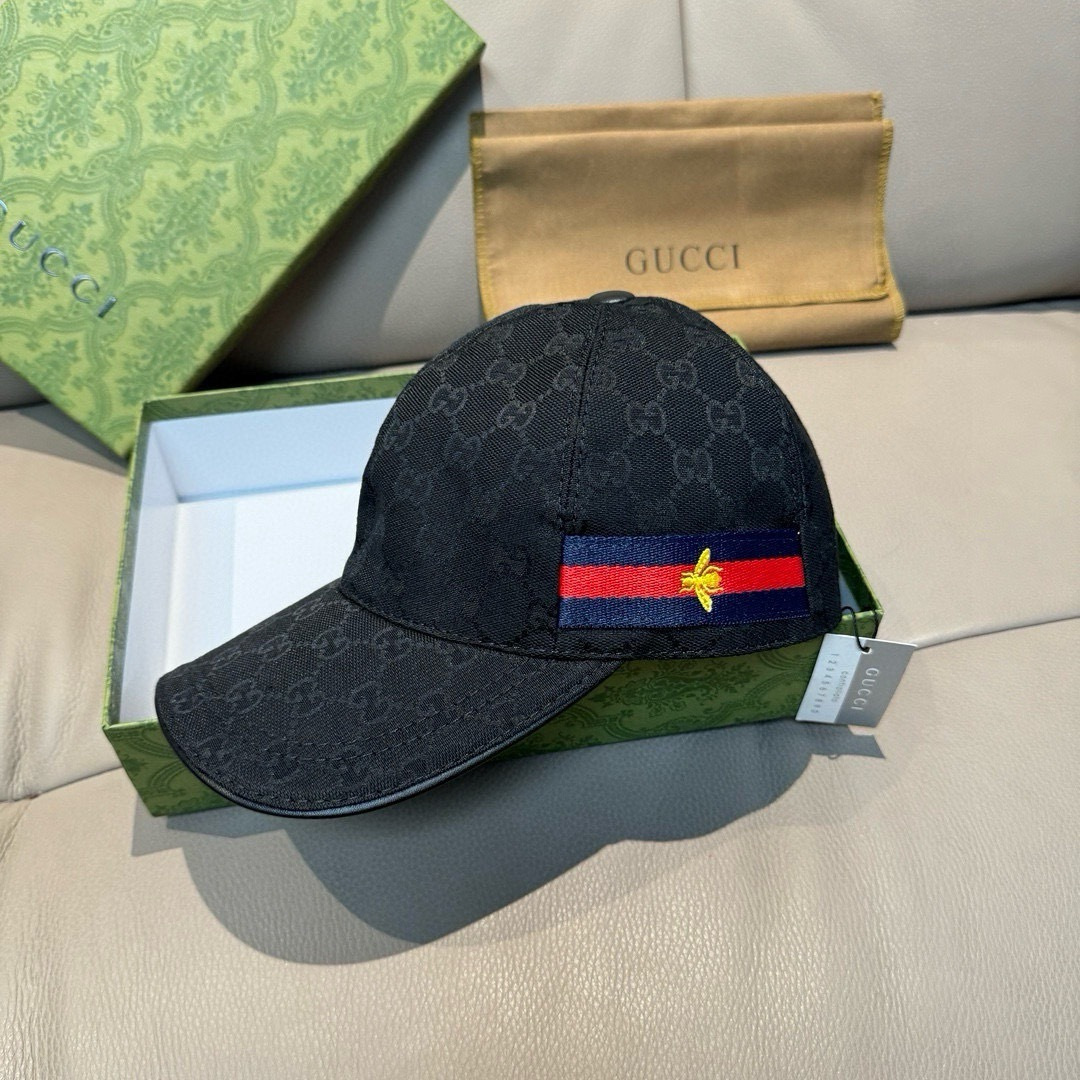 NO:359612,Buy, ten thousand years of classic models shipped!  With box cloth bag, Gucci classic original single baseball cap, bee webbing, counter 1:1 mold opening customization, highest version, original canvas + top layer cowhide, pure cotton inner lining, light and breathable!  Real-life photography, all-matched for men and women in all seasons, basic head circumference 56, patch adjustable. Hats, straw hats, fisherman hats, baseball hats, hats, gucci, espadrilles, cowhide, hats批 万年经典款出货！ 配盒子布袋,Gucci(古奇)经典原单棒球帽,蜜蜂织带,专柜1:1开模订制,最高版本,原版帆布料+头层牛皮,纯棉内里,轻盈透气！实物拍摄,四季百搭男女适用,基础头围56,贴片可调节.帽子草帽渔夫帽棒球帽,帽子,gucci,espadrilles,cowhide,hats,hat