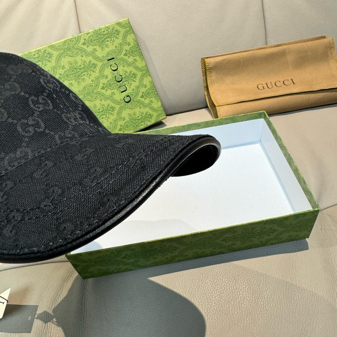 
配盒子布袋，Gucci(古奇)春夏新款原单棒球帽， logo织带，11开模订制，原版帆布料+头层牛皮，