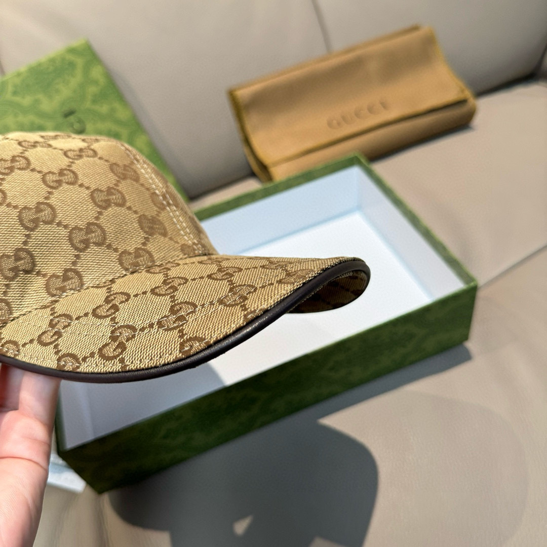 
配盒子布袋，Gucci(古奇)春夏新款原单棒球帽， logo织带，11开模订制，原版帆布料+头层牛皮，