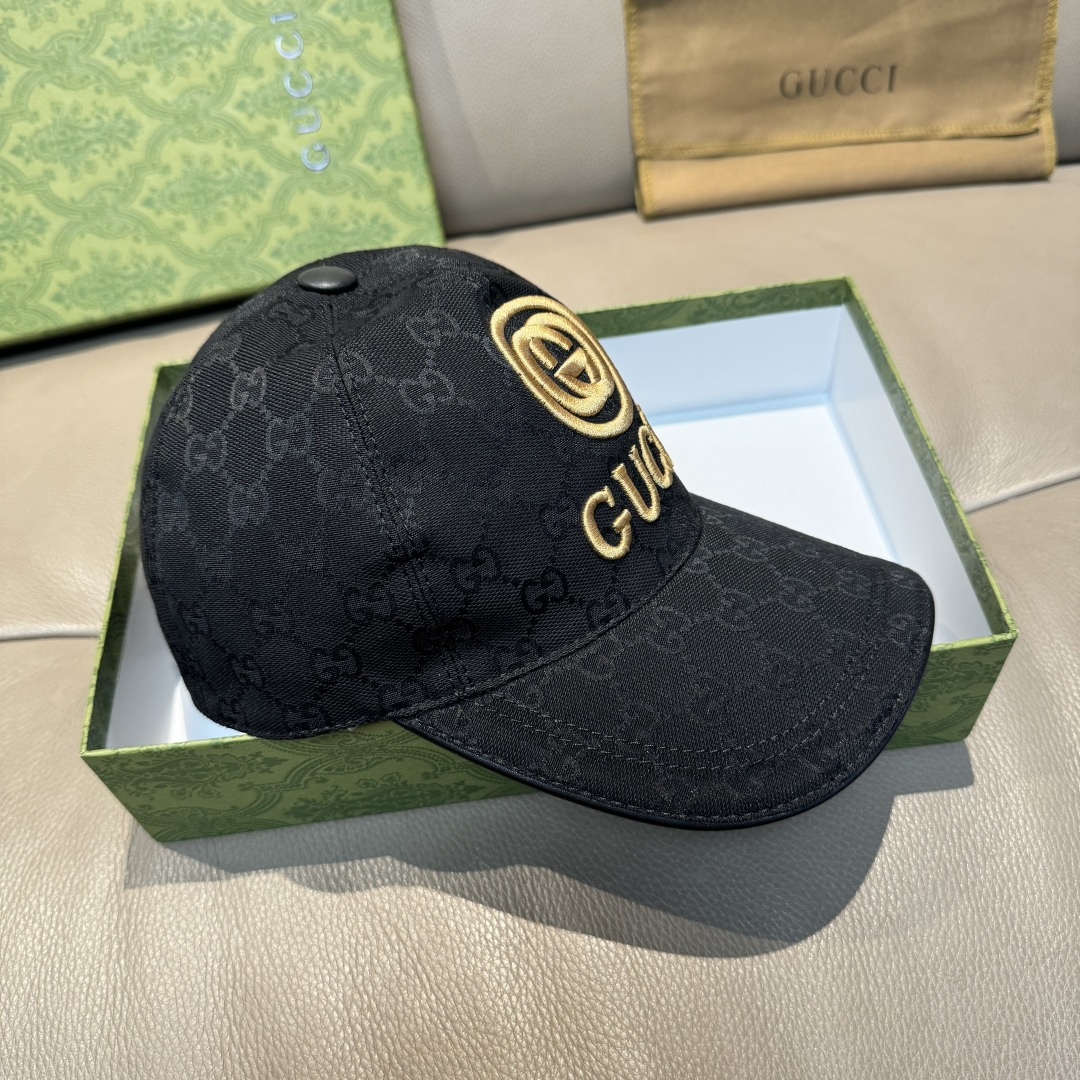 
配盒子布袋，Gucci(古奇)新款原单棒球帽， 大GUCCI刺绣，11开模订制，重工刺绣，细节可媲美专