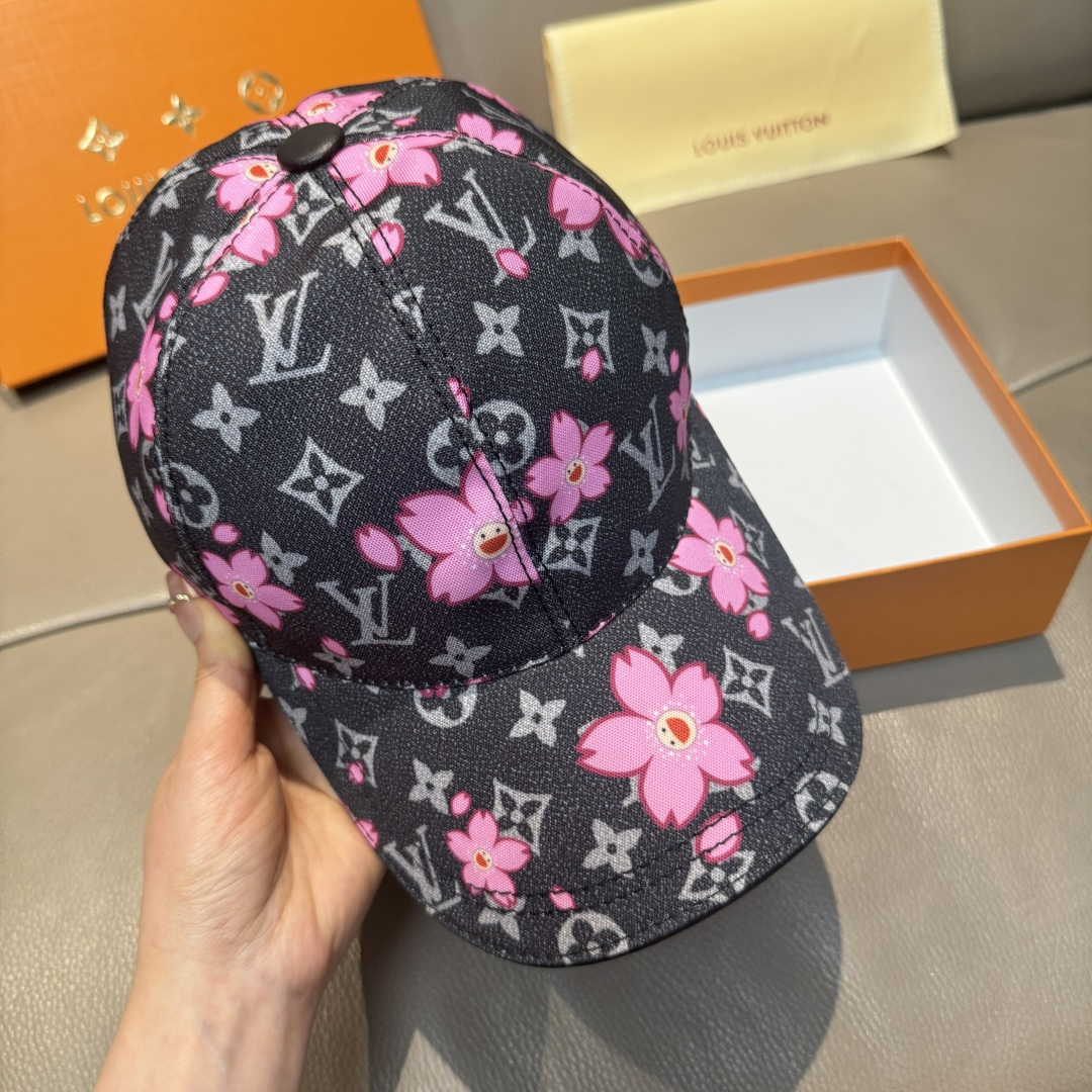 
LV x TM MONOGRAM CHERRY BLOSSOM 印花棒球帽出货啦