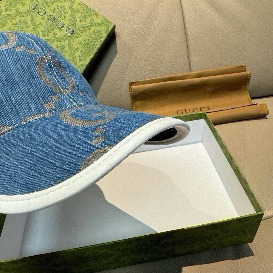 
配包装布袋，Gucci古奇新款原单棒球帽， 大双G，专柜11开模订制，完美对花，原版帆布面料+头层牛皮