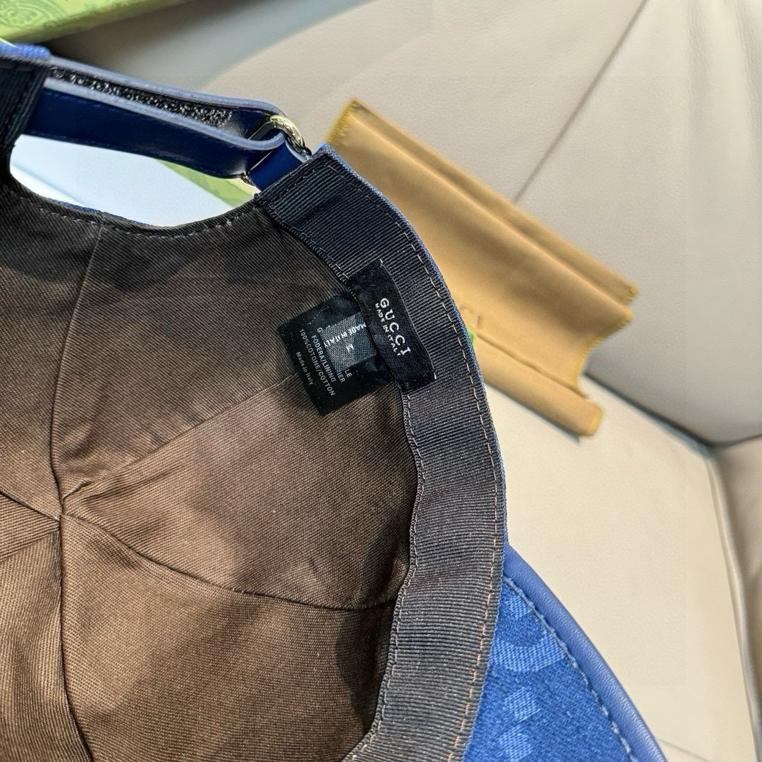 
配包装布袋，Gucci古奇新款原单棒球帽， 大双G，专柜11开模订制，完美对花，原版帆布面料+头层牛皮