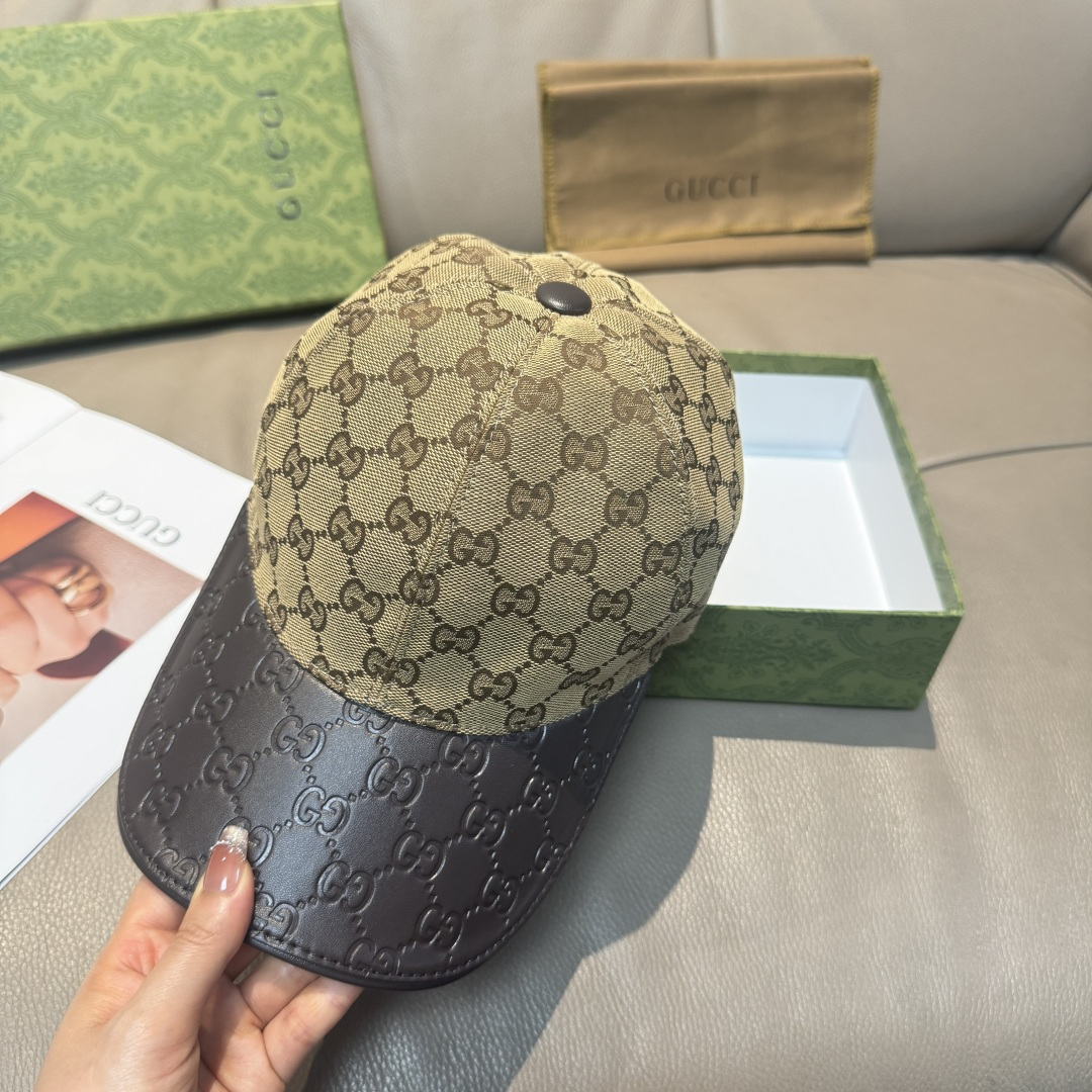 
配盒子布袋，Gucci(古奇)经典原单棒球帽，小双G牛皮拼接，11开模订制，质量超赞！帽檐头层牛皮压花