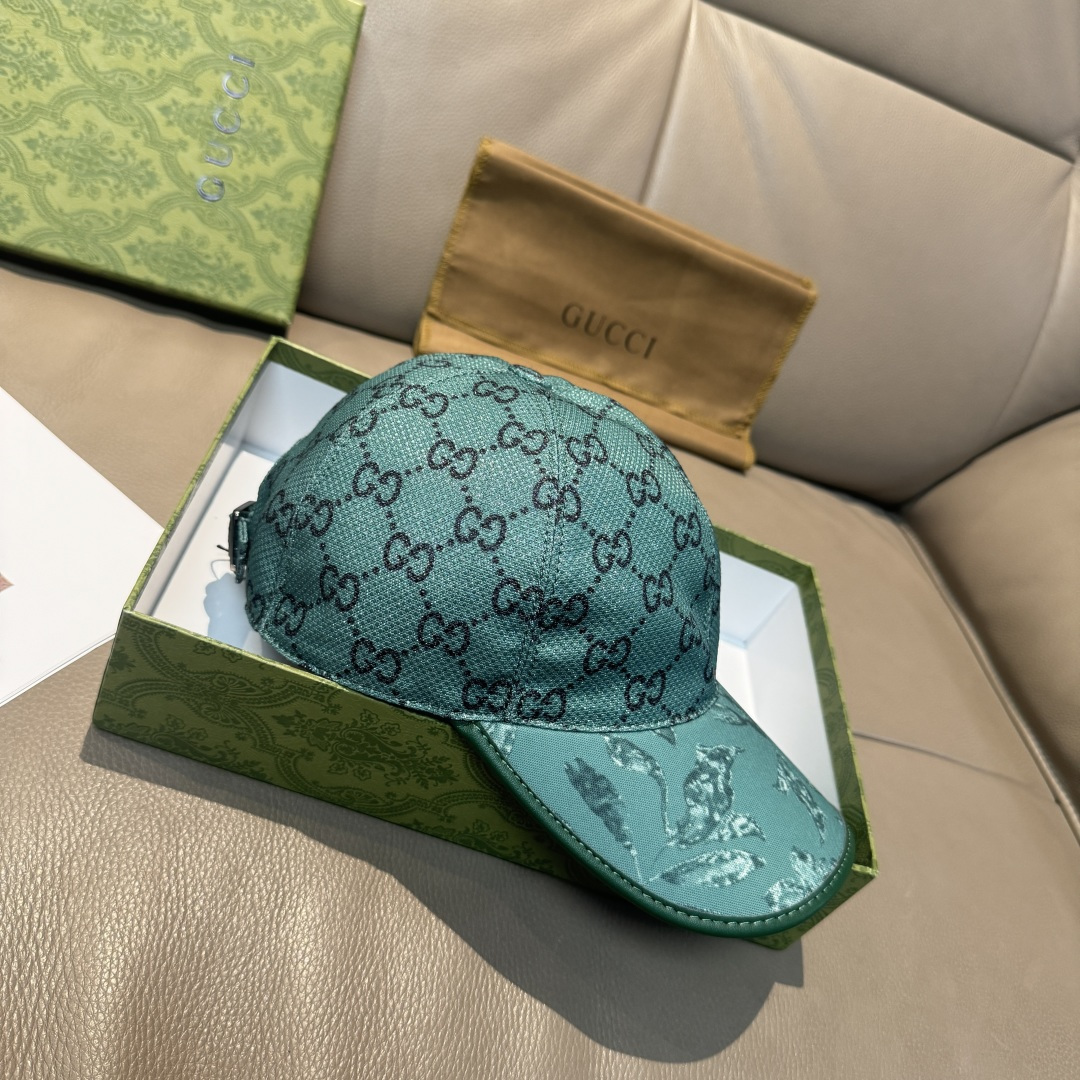 
原单版本出货！
配盒子布袋，Gucci(古奇)最新原单棒球帽，专柜11开模订制，最高版本，原版帆布料+