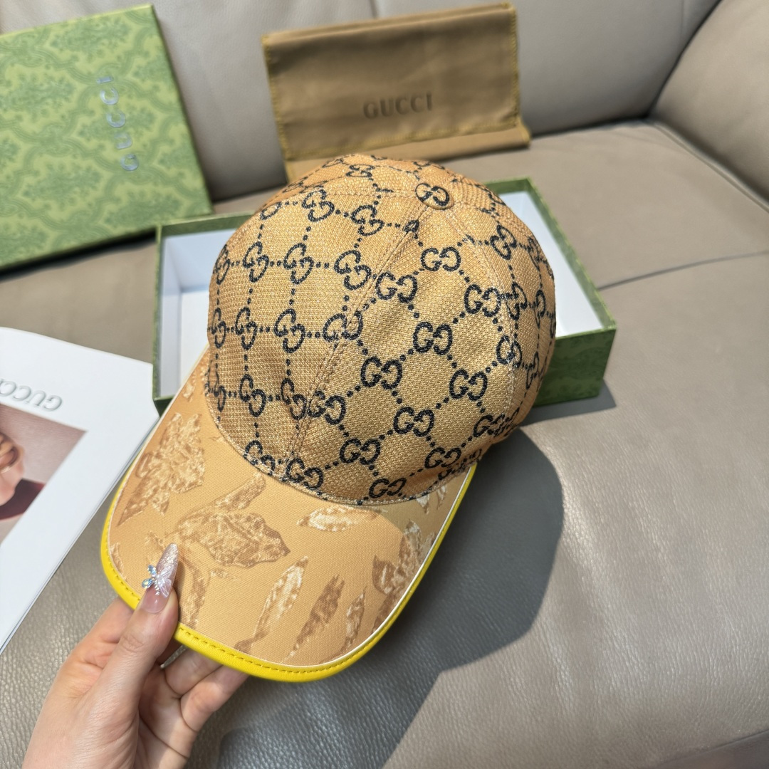 
原单版本出货！
配盒子布袋，Gucci(古奇)最新原单棒球帽，专柜11开模订制，最高版本，原版帆布料+