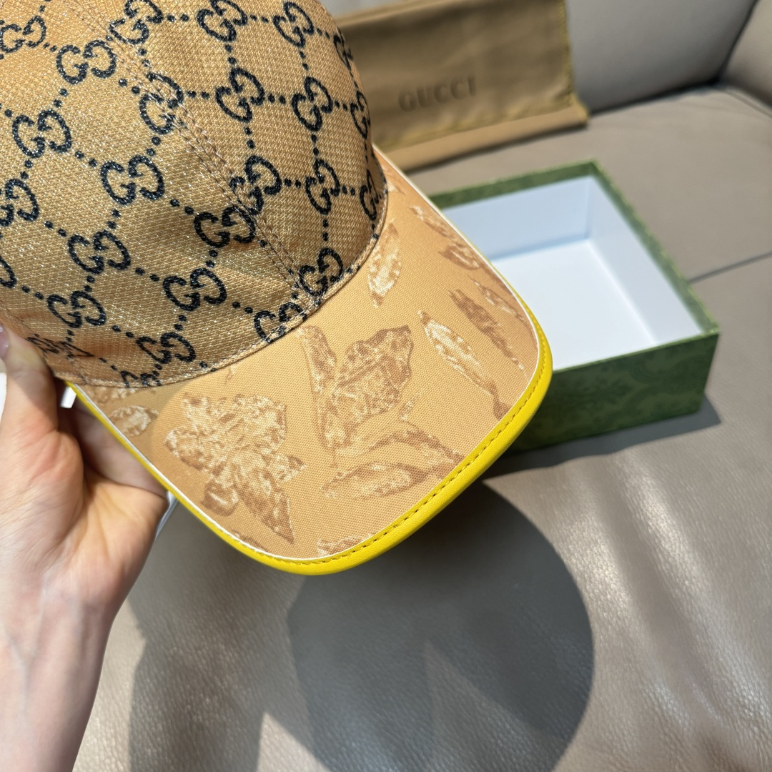 
原单版本出货！
配盒子布袋，Gucci(古奇)最新原单棒球帽，专柜11开模订制，最高版本，原版帆布料+