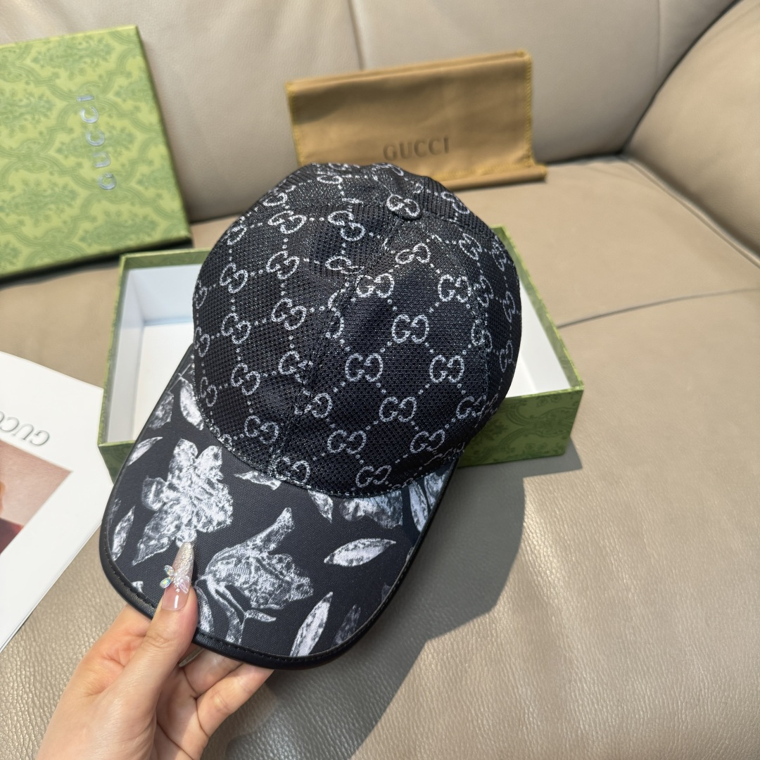 
原单版本出货！
配盒子布袋，Gucci(古奇)最新原单棒球帽，专柜11开模订制，最高版本，原版帆布料+