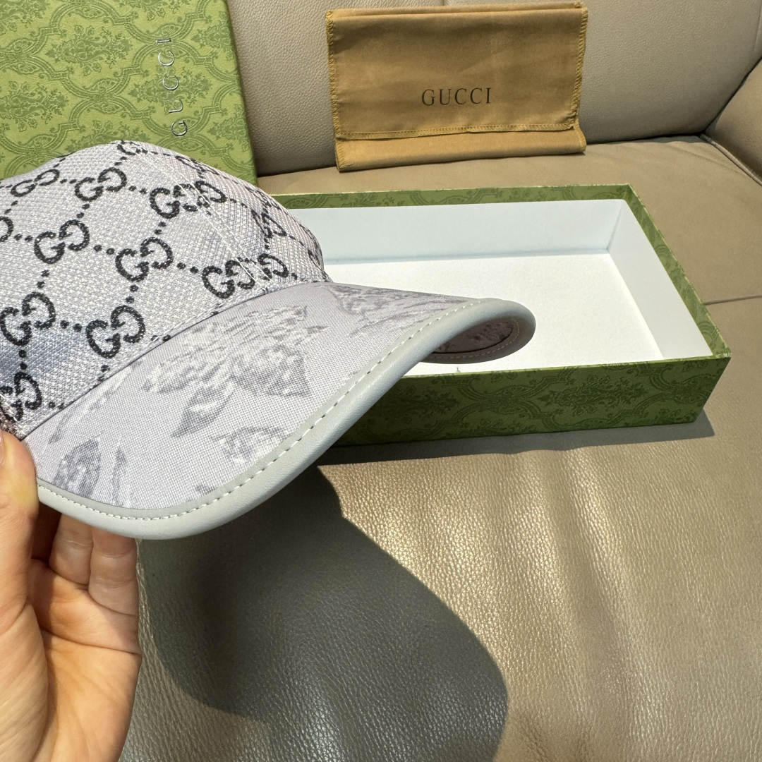 
原单版本出货！
配盒子布袋，Gucci(古奇)最新原单棒球帽，专柜11开模订制，最高版本，原版帆布料+