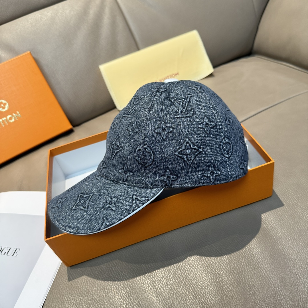 
配盒子布袋，LV(路易威登)新款原单棒球帽，大logo压花，11开模订制，原版牛仔布料，做工细致完美，
